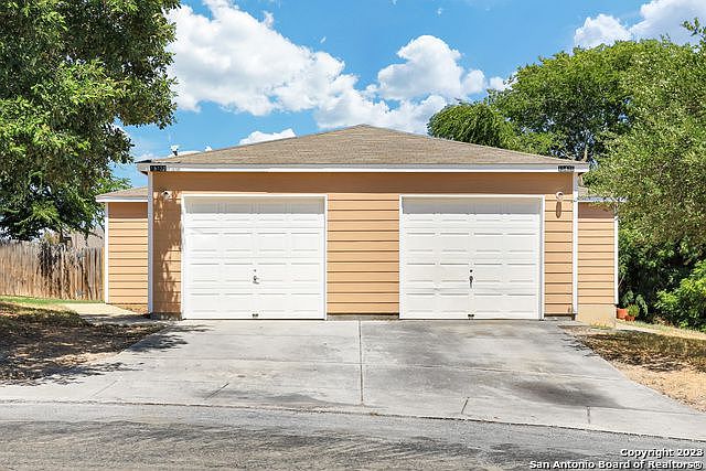 1st image of 15423 Kamary Ln
