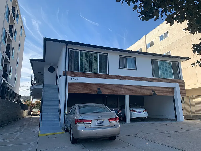 1547 S Orange Grove Ave #7 — Photo 12