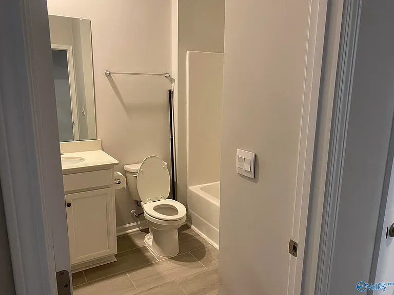 101 Donovan Dr — Photo 13