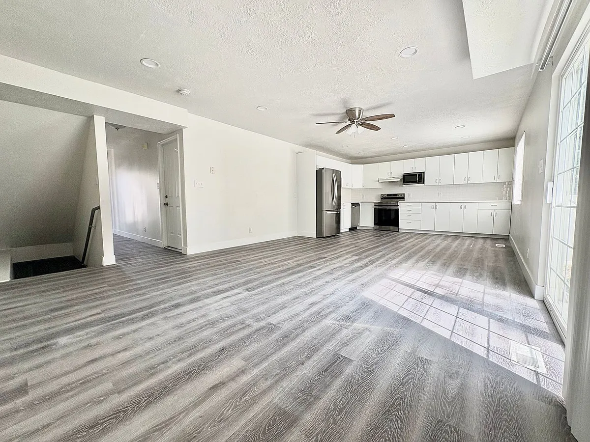 Building Photo - 3175-3185 S 900 E