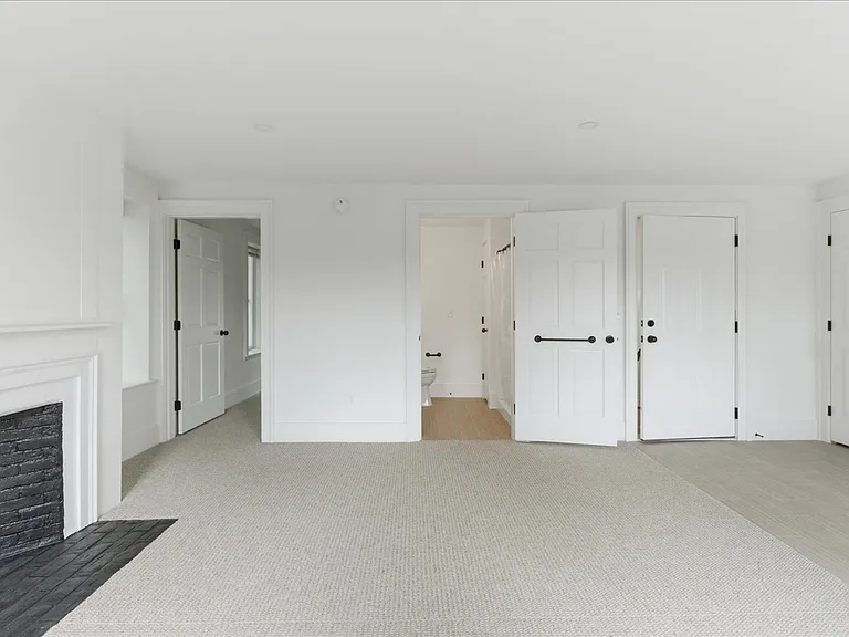 16 Central St #4 — Photo 16