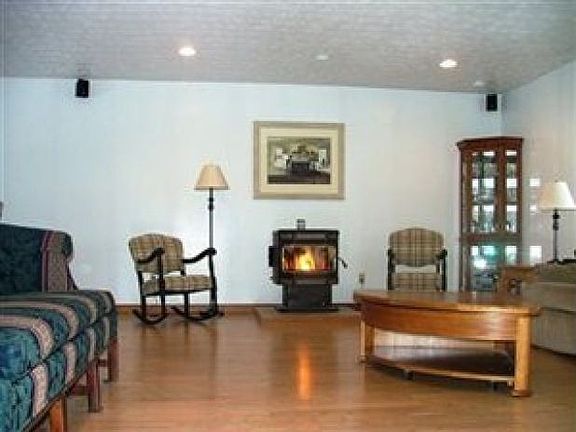 2nd image of 2454 Sherwood Dr