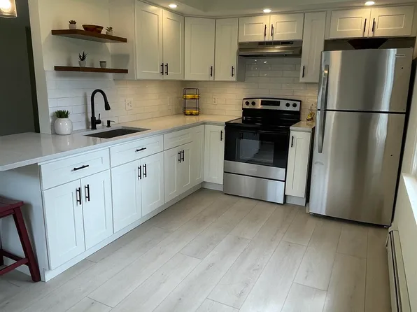 4 Colonial Road #4, Windham, NH 03087