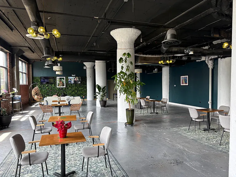 In-building coffee shop.