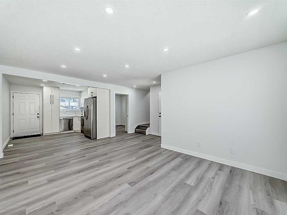 4th image of 3504 W 33rd St SE