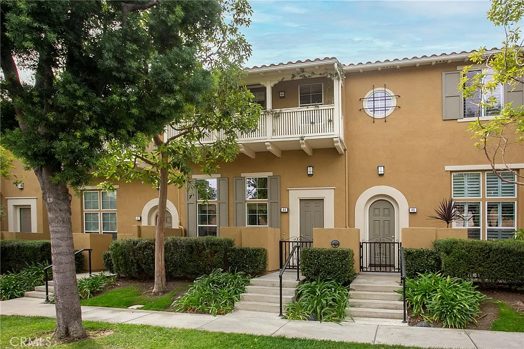 2 bed, 2.5 bath, 1455 sqft, $4,000 — Photo 1