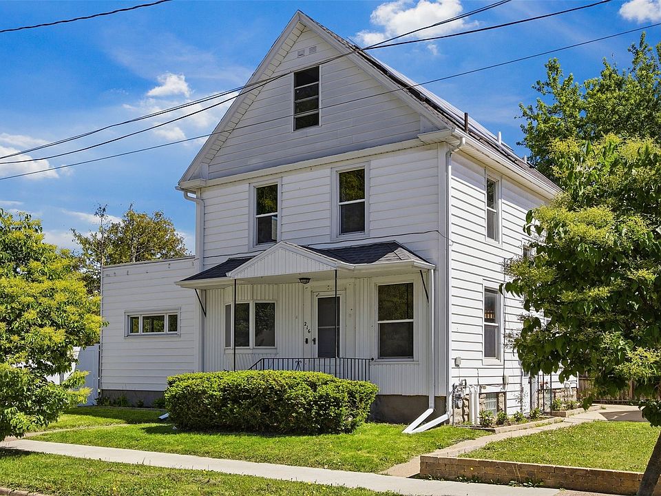 1st image of 216 17th St NE