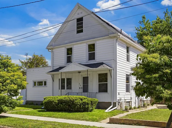216 17th St NE, Cedar Rapids, IA 52402
