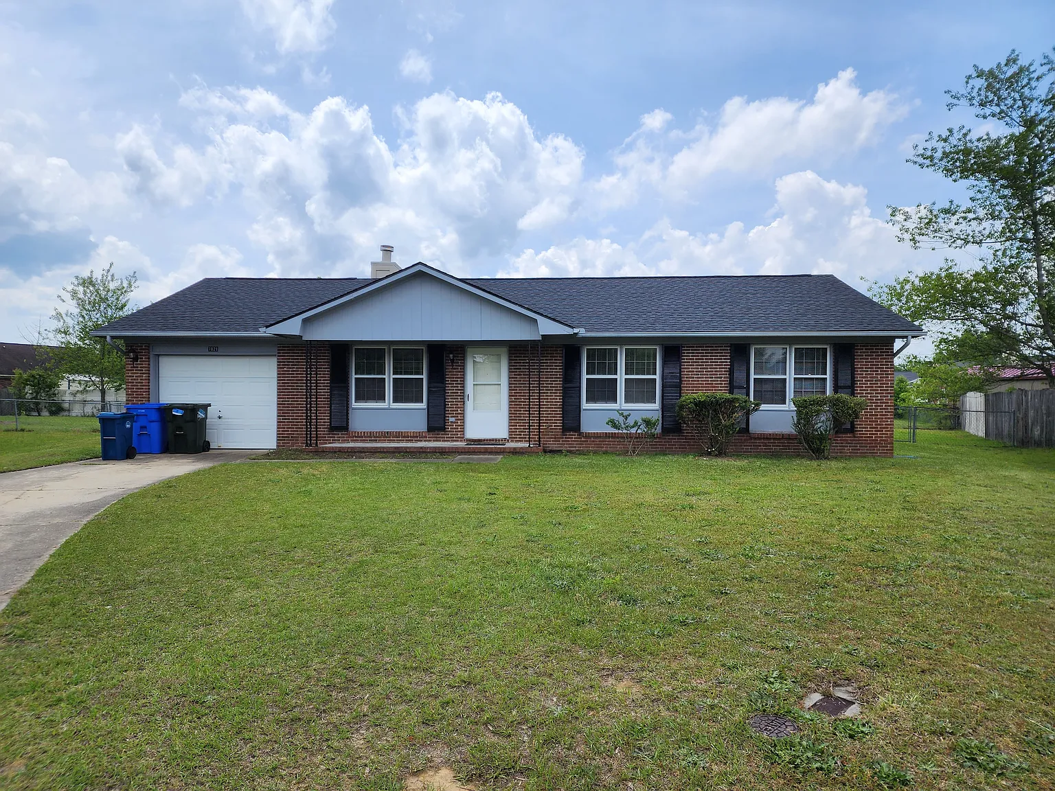 3 bed, 1185 sqft, $1,450 — Photo 1