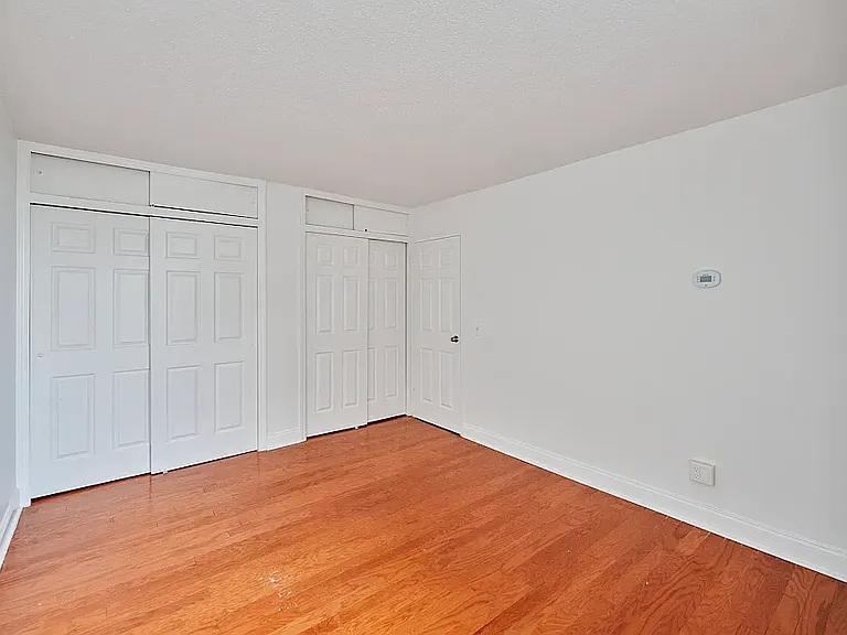 1954 1st Ave #5Y — Photo 3