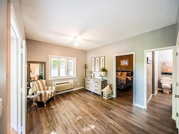 5th image of 669 Spring Hill Dr