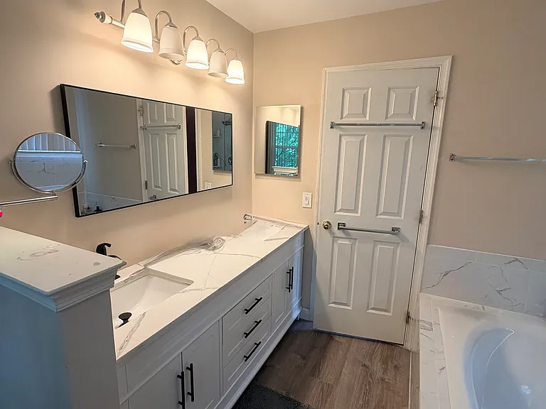 19 Hyde Park Dr — Photo 11