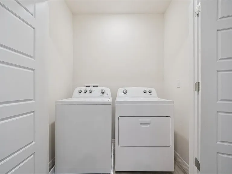 2076 Monteverde Ave — Photo 18