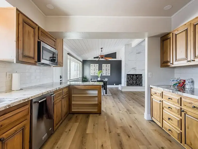 12210 N 67th St — Photo 33