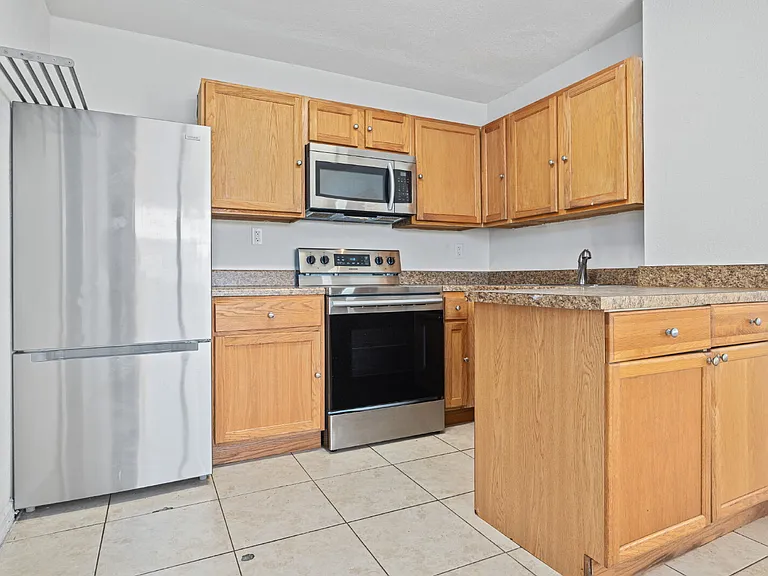 3005 W Kathleen St — Photo 8