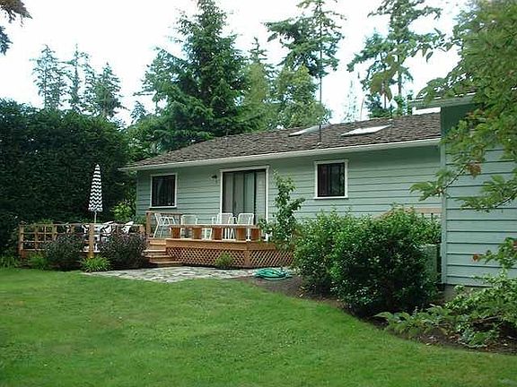 2nd image of 707 Azalea Ave NE