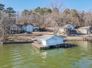 1091 Lake Blvd, Scottsboro, AL 35769