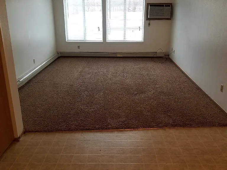 402 7th St SE #107 — Photo 2