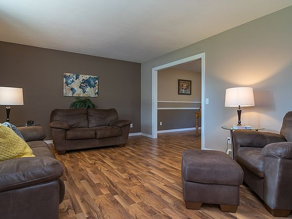 Spacious and freshly painted