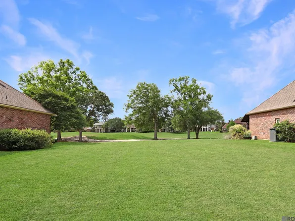 19371 Garden Lake Ct, Baton Rouge, LA 70809