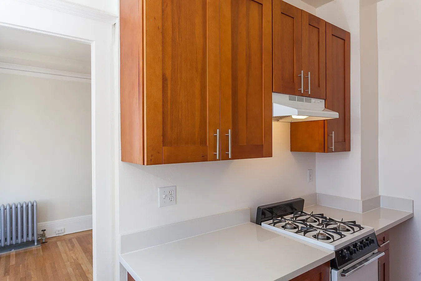610 Hyde — Photo 2