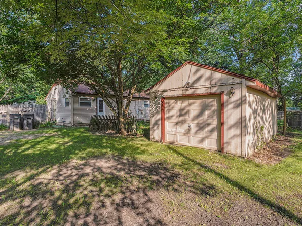 133 S Clinton St, New Buffalo, MI 49117