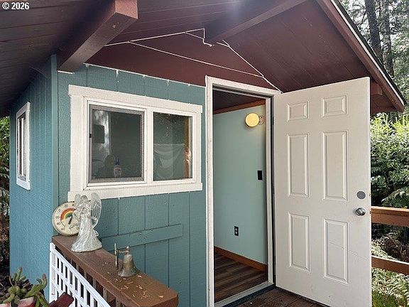 3rd image of 71 Castaway Cv