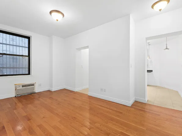 1716 2nd Ave APT 2D, New York, NY 10128