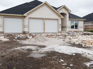 825 Secretariat Dr, Hewitt, TX 76643