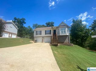 107 Greenleaf Ln, Trussville, AL 35173