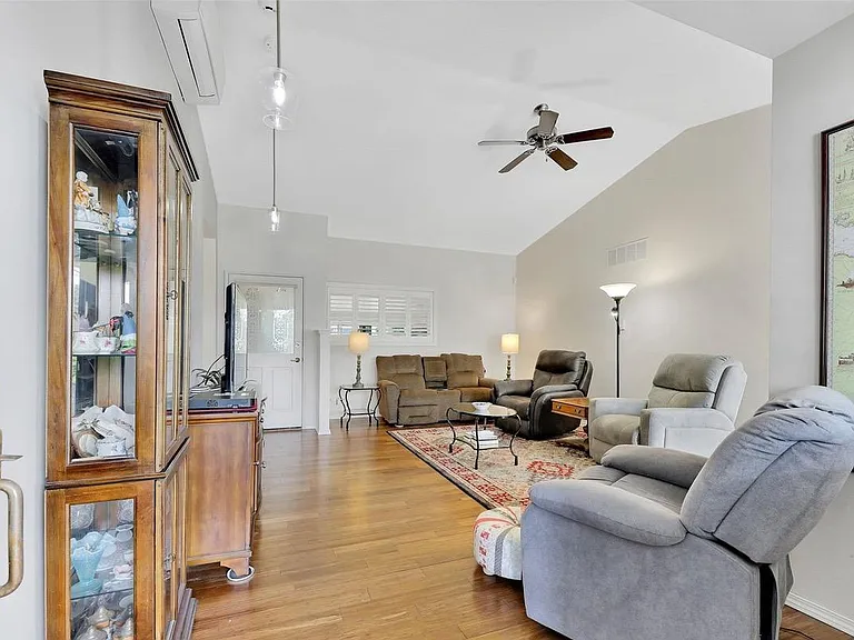 1486 SE Camano Dr — Photo 12