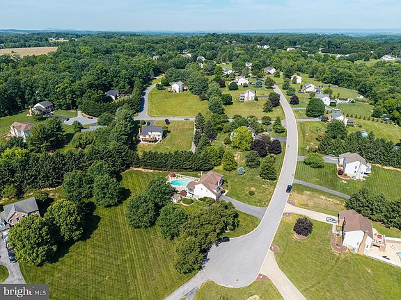 3rd image of 4915 Jalmia Rd