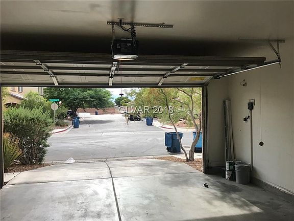 2nd image of 1748 Victor Hugo Ln