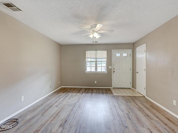 5th image of 3812 N Indiana Ave
