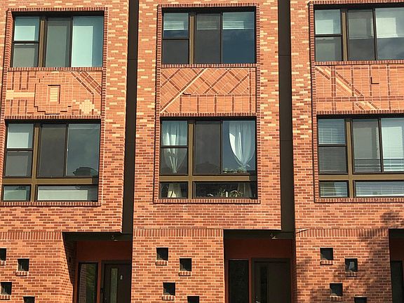 3rd image of 2200 Tremont Pl Unit 4