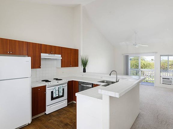 4th image of 75-6081 Alii Dr APT Nn204