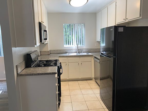 4th image of 11270 Huston St #205