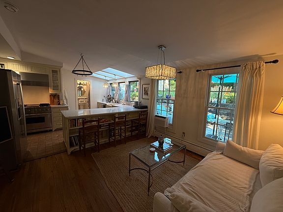 4th image of 118 South St #1