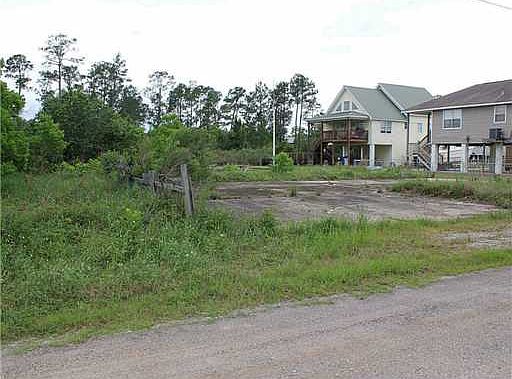 2nd image of 4043 Barracuda St