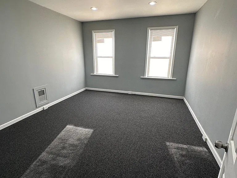 438 N Lakewood Ave — Photo 8