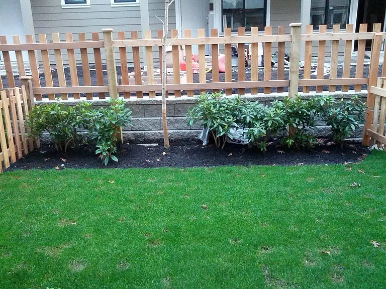 9989 Barnston Dr E — Photo 17