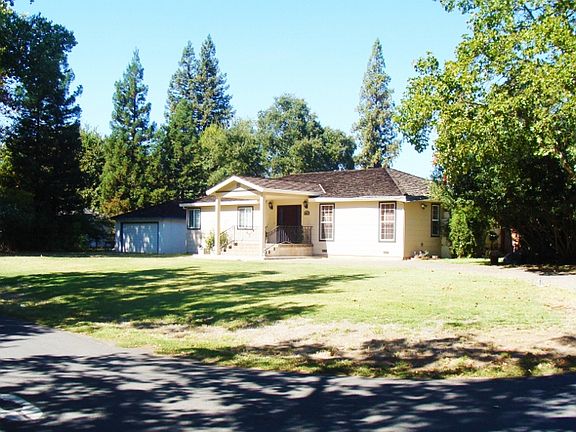 4th image of 4467 N Park Dr