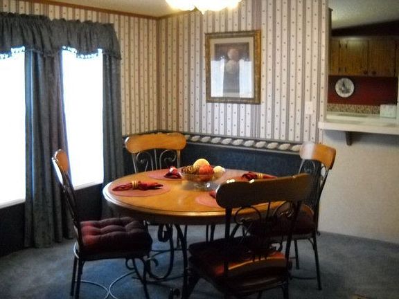 3rd image of 142 Diane Ln