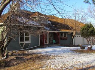 3800 Kings Point Rd, Excelsior, MN 55331