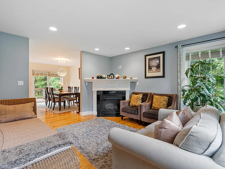 186 Salem St — Photo 32