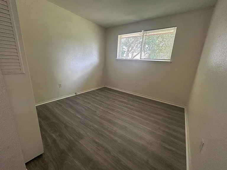 19334 Wood Village Ln — Photo 4