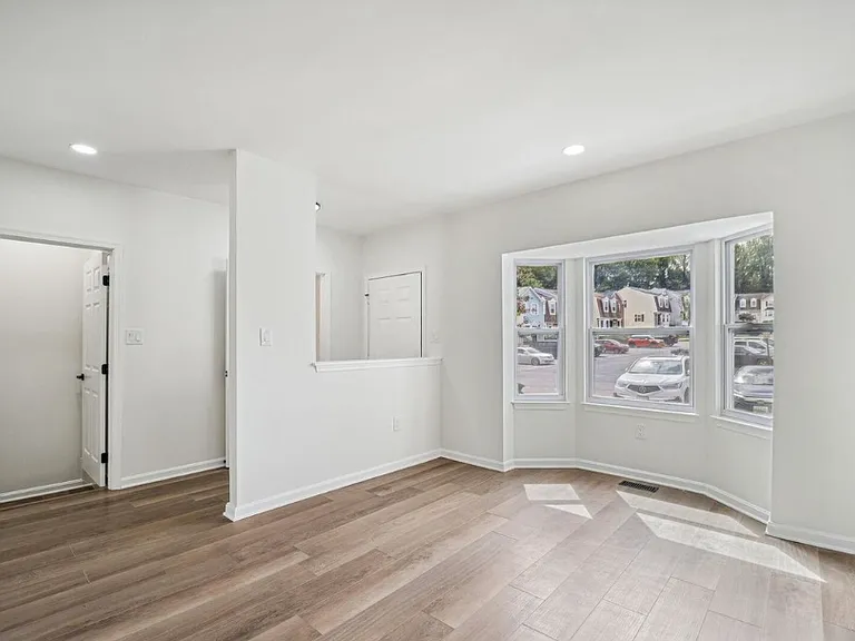 10611 Campus Way S — Photo 16