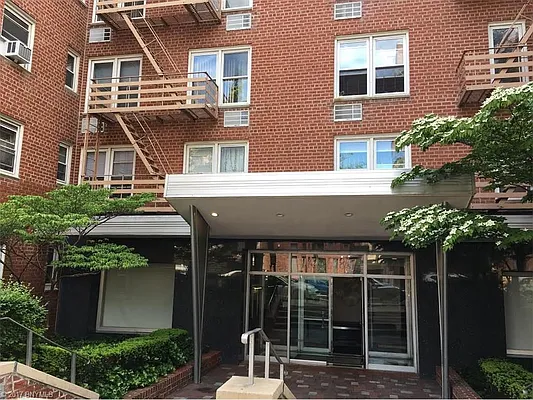 Sold by Korr Realty | media 18