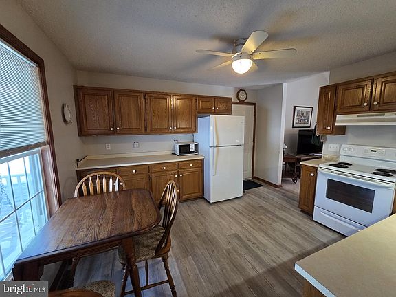 5th image of 45 Gardenside Dr
