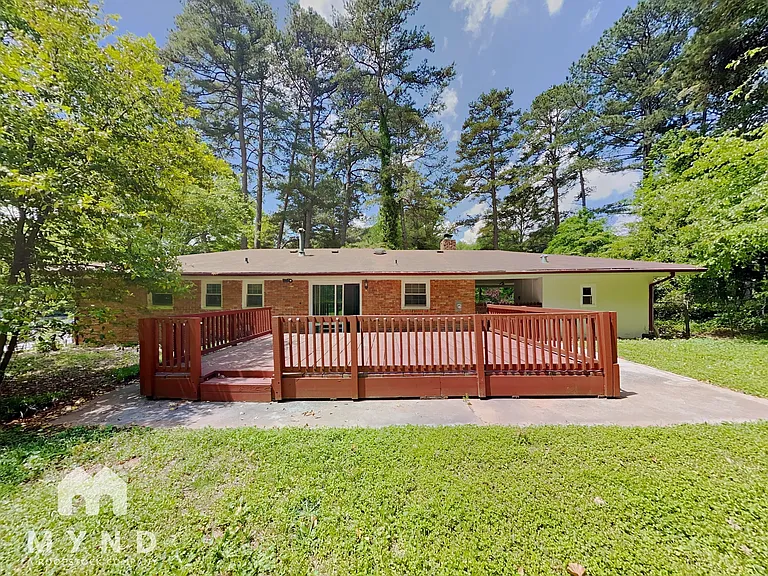392 Colchester Dr — Photo 16